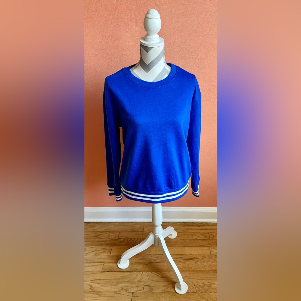 Stylish Blue Sweatshirt with White Stripes